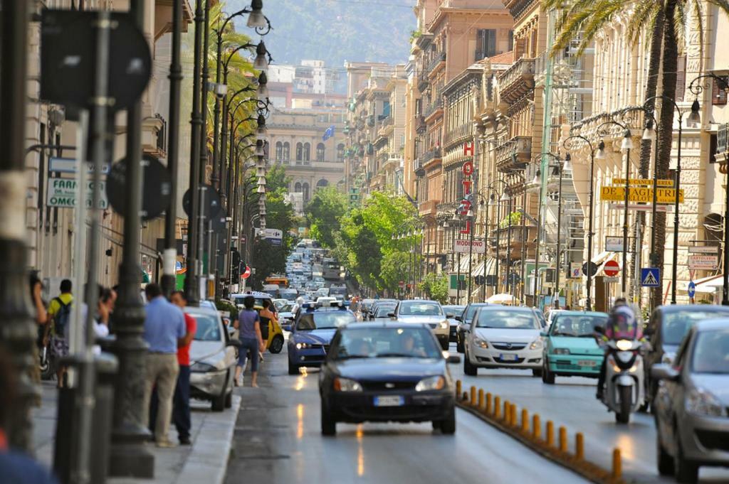 315 Via Roma Rooms Centro Palermo Bagian luar foto